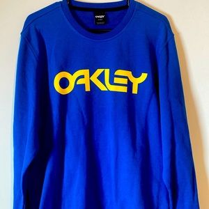Blue and yellow long sleeve sweatshirt, Men’s lightweight Oakley brand. XL